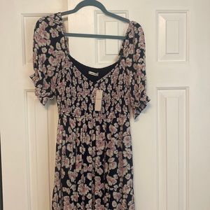 NWT Abercrombie —-short sleeve smocked midi dress
